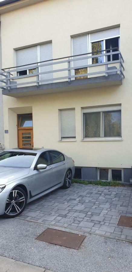 Parkview Apartment In Zagreb'S Favorite Neighborhood Eksteriør billede